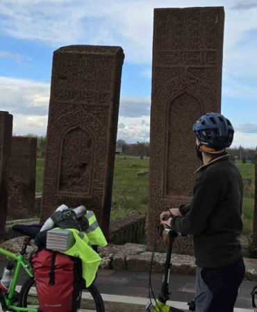 van-golu-etrafinda-iki-ogretmenle-423-kilometrelik-bisiklet-macerasi-PekPAVmC.jpg