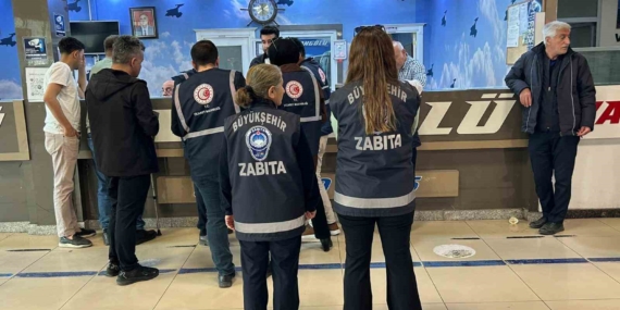 Van’da Bayram Öncesi Otobüs Terminallerinde Bilet Kontrolü