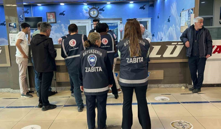 vanda-bayram-oncesi-otobus-terminallerinde-bilet-kontrolu-3UmhzWwR.jpg