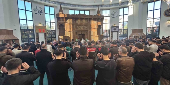 Van’da Kurban Bayramı Namazı Coşkusu: Dini Kültür ve Birlikteliğin Hatırlatılması
