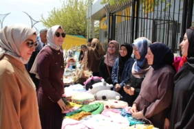 yil-boyunca-hazirlanan-el-emegi-urunleri-universite-ogrencilerinin-yetenekleri-sergilendi-T3DKEGNX.jpg