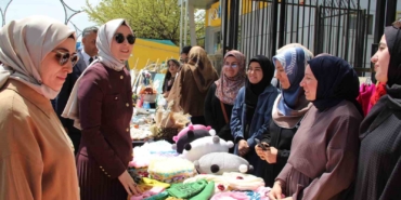 yil-boyunca-hazirlanan-el-emegi-urunleri-universite-ogrencilerinin-yetenekleri-sergilendi-T3DKEGNX.jpg