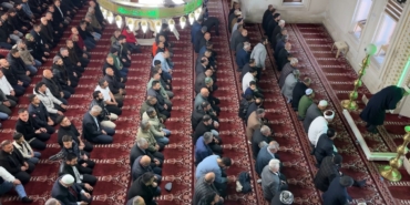 yuksekovada-bayram-namazinda-cami-dolu-vatandaslar-coskuyla-katildi-ccsNSLG2.jpg