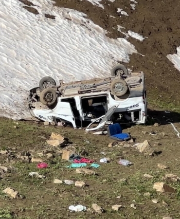 yuksekovada-pancar-iscilerini-tasiyan-minibus-ucuruma-dustu-1-olu-7-yarali-yZAVG19Q.jpg