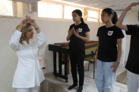 yurekten-beste-isaret-diliyle-sizi-ruhumla-duyabilirim-esBTbMT7.jpg