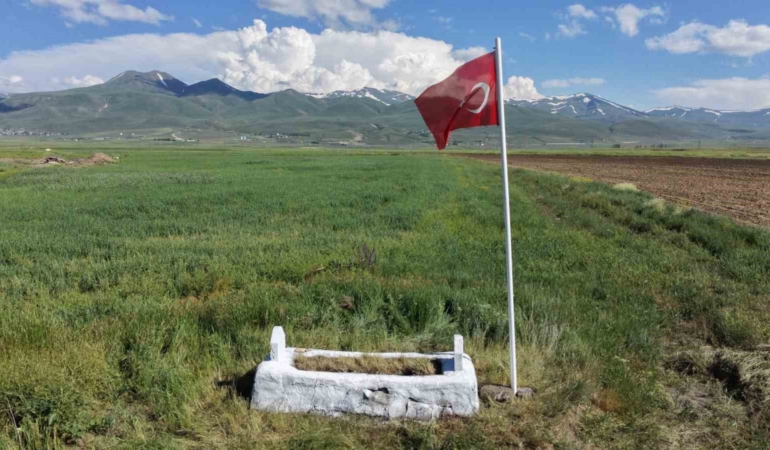 149-yildir-erzurum-ovasinda-nobet-tutan-sehide-essiz-vefa-hpVpUJKP.jpg