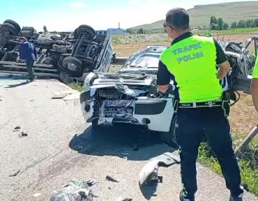 askalede-korkunc-trafik-kazasi-1-agir-2-yarali-yVBqfRgh.jpg