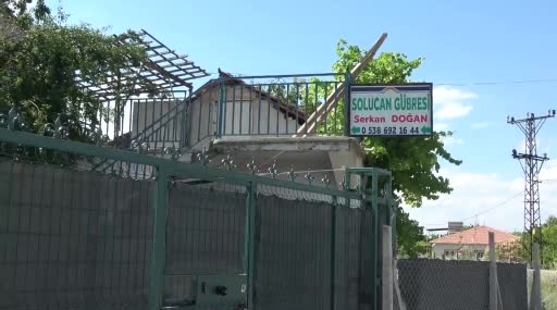 Bahçesindeki Solucan Gübresi ile Yeni Bir Gelir Kaynağı Yaratıyor