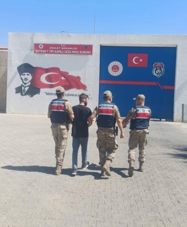 batmanda-hapis-cezasi-bulunan-15-sahis-ele-gecirildi-AmlyyWbb.jpg