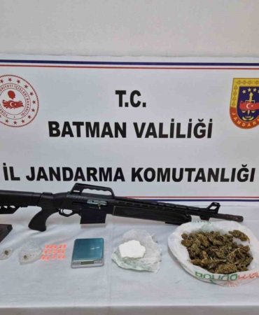 batmanda-uyusturucu-operasyonu-kokain-ve-skunk-ile-1-kisi-tutuklandi-5Tr2jcZA.jpg