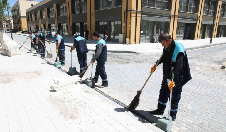 battalgazi-belediyesinden-akpinar-carsisinda-yilin-en-buyuk-temizlik-harekati-3FlJFsma.jpg