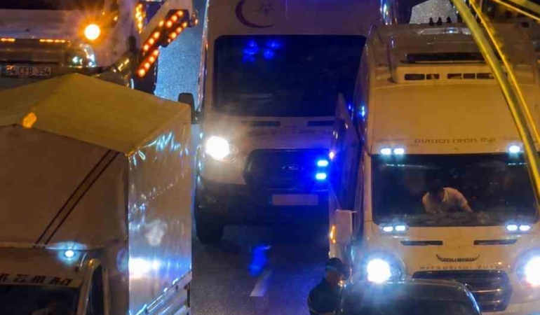bitlis-spor-kutlamalarinda-vatandaslarin-ambulansa-yardimi-takdir-topladi-RAGbCVTi.jpg