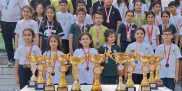 camlica-kolejinden-332-lisansli-ogrenciyle-17-kupa-ve-148-madalya-basarisi-fSJNGKcw.jpg