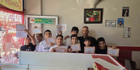 Çermik’te Başarı Ödülü Alan Öğrenciler Dürümcüye Akın Etti
