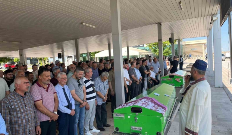 cinnet-annesi-ve-kizi-son-yolculuguna-ugurlandi-WJNsMesu.jpg