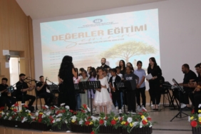 degerler-egitimi-ve-gelecegin-sesleri-egitim-semineri-ve-muzik-programi-basariyla-tamamlandi-LynWCMYA.jpg