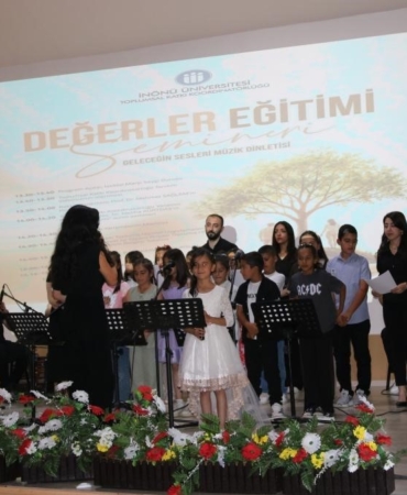 degerler-egitimi-ve-gelecegin-sesleri-egitim-semineri-ve-muzik-programi-basariyla-tamamlandi-LynWCMYA.jpg