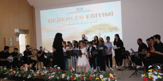 Değerler Eğitimi ve Geleceğin Sesleri: Eğitim Semineri ve Müzik Programı Başarıyla Tamamlandı
