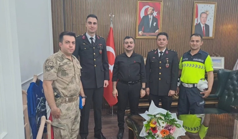 dicle-kaymakami-mustafa-atis-jandarmanin-187-yilini-coskuyla-kutladi-lYyQqX9r.jpg