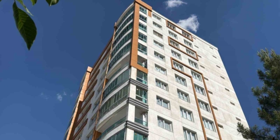 Diyarbakır’da Balkonundan Atlayan Çocuk Hayatını Kaybetti