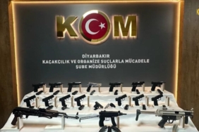 diyarbakirda-otomobilden-cikan-gizli-silah-bolmeleri-sasirtti-yt1tN9Af.jpg