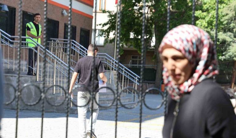 elazigda-7-bin-729-ogrenci-lgs-maratonunda-gelecegi-icin-ter-dokuyor-tw7Lqczb.jpg