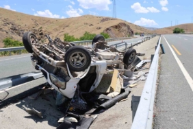elazigda-kamyonet-refujdeki-su-kanalina-devrildi-2-kisi-yaralandi-tQ5veF6S.jpg