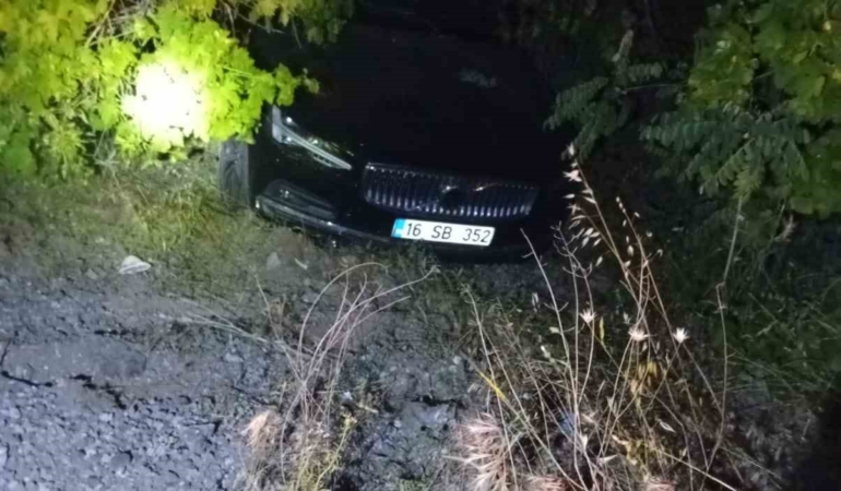 elazigda-otomobil-sarampole-uctu-1-kisi-yaralandi-rftNsyBl.jpg