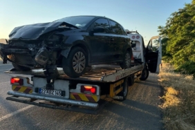 elazigda-otomobil-uctu-kaza-sonucu-1-kisi-yaralandi-MJFhlBAl.jpg