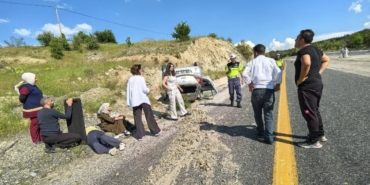 elazigda-otomobilin-takla-attigi-kaza-3-yarali-OqhIeEYb.jpg
