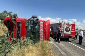 elazigda-tir-devrildi-1-kisi-yaralandi-1EOMNxlT.jpg