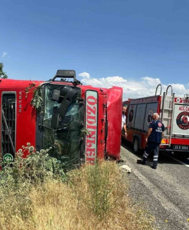 elazigda-tir-devrildi-1-kisi-yaralandi-1EOMNxlT.jpg