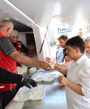 elazigda-vatandaslara-unutulmaz-asure-ikrami-OQUvqSVQ.jpg