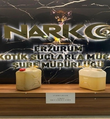 erzurumda-27-kilo-850-gram-likit-metamfetamin-ele-gecirilen-dev-uyusturucu-operasyonu-VSqh91fv.jpg