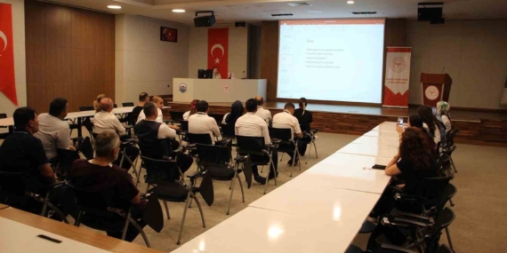 Fethi Sekin Şehir Hastanesi: Temizlik ve Enfeksiyon Kontrolü Eğitimi