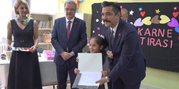 gaziantepte-680-binden-fazla-ogrenci-karne-sevinci-yasadi-uZM9qtzu.jpg