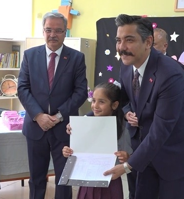 gaziantepte-680-binden-fazla-ogrenci-karne-sevinci-yasadi-uZM9qtzu.jpg