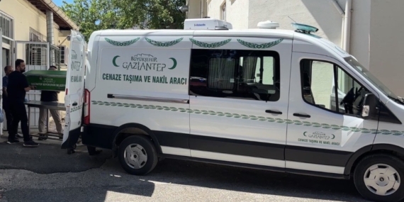 Gaziantep’te Kavşakta Mendil Satarken Bıçaklanan Kişi Hayatını Kaybetti