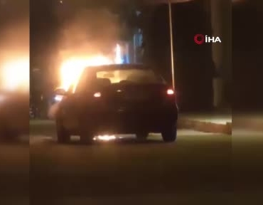 gaziantepte-seyir-halindeki-otomobilin-alev-almasi-7f72a4Rh.jpg