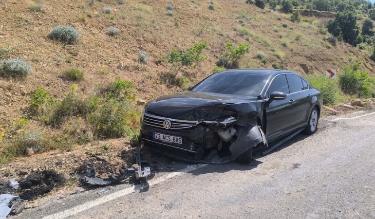 gercuste-otomobiller-carpisti-1-kisi-yarali-VftIczkH.jpg