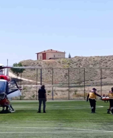 hava-ambulansiyla-malatyaya-sevk-edilen-ulseratif-kolit-hastasi-NI5feVBm.jpg
