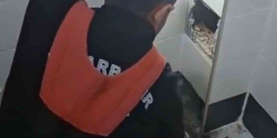 Havalandırma Boşluğunda Kalan Kediyi Kurtaran İtfaiye Eri Kahramanlığı