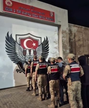 igdirda-duzensiz-gocmen-operasyonu-11-gocmen-ve-5-organizator-tutuklandi-tAKIlAhS.jpg