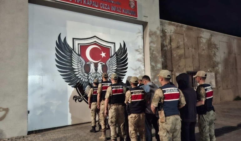 igdirda-duzensiz-gocmen-operasyonu-11-gocmen-ve-5-organizator-tutuklandi-tAKIlAhS.jpg