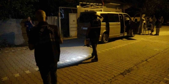 İki Oğluyla Gittiği Evin Baskınında Bıçaklanan Anne