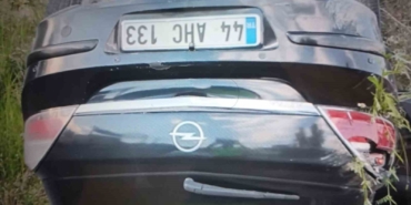 kaza-aninda-takla-atan-otomobilin-surucusunde-yaralanma-QWUFLHjd.jpg