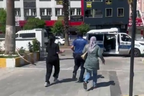 kimligini-unutan-ogrenciye-polis-tarafindan-yardim-eli-VIgNmxLb.jpg