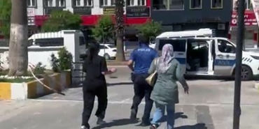 kimligini-unutan-ogrenciye-polis-tarafindan-yardim-eli-VIgNmxLb.jpg