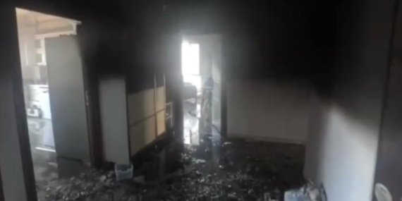 Klimanın Kıvılcımı Alevlere Sebep Oldu: Yanan Ev ve Kurtarma Çabaları Kamerada
