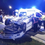 kontrolden-cikan-arac-ters-dondu-iki-yarali-TQ2KKGRT.jpg